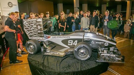 Der neue Stallardo 26 orientiert sich optisch am ersten Rennwagen des Rennstalls – und sorgte für rege Begeisterung.  Foto: Robe