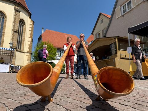 Die Albhornbläser sorgen für musikalische Untermalung.