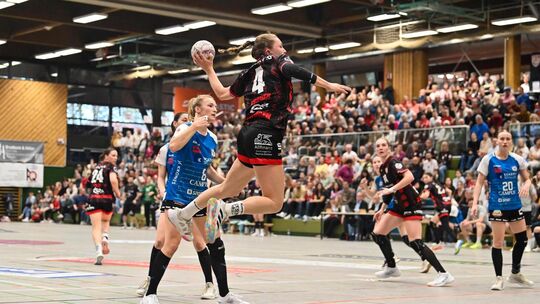 Nina Fischer und die TG Nürtingen haben die Pflichtaufgabe vor dem Hit gegen den Ligaprimus erfüllt. Foto: Markus Brändli Nina Fischer und die TG Nürtingen haben die Pflichtaufgabe vor dem Hit gegen den Ligaprimus erfüllt. Foto: Markus Brändli