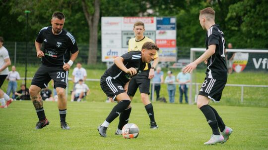 Nicht gut gespielt und in Reichenbach verloren: Der TSV Notzingen, hier mit Mario Mettang, Salvatore Trombetta, Elias Panknin ( Nicht gut gespielt und in Reichenbach verloren: Der TSV Notzingen, hier mit Mario Mettang, Salvatore Trombetta, Elias Panknin (