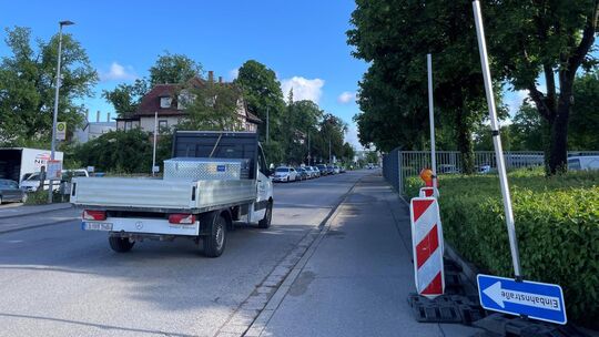 Auf Kirchheimer Seite läuft der Verkehr Richtung Dettingen wieder rund. Foto: Antje Dörr Auf Kirchheimer Seite läuft der Verkehr Richtung Dettingen wieder rund. Foto: Antje Dörr