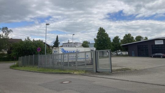 Auf diese Ecke des einstigen Güterbahnhofsgeländes in Kirchheim bezieht sich der vorhabenbezogene Bebauungsplan „Schöllkopfstraß