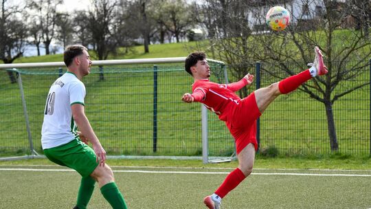 Artistisch Richtung Kreisliga A: Den Weilheimern reicht nächsten Sonntag ein Sieg zur vorzeitigen Meisterschaft. Archivfoto: Mar Artistisch Richtung Kreisliga A: Den Weilheimern reicht nächsten Sonntag ein Sieg zur vorzeitigen Meisterschaft. Archivfoto: Mar