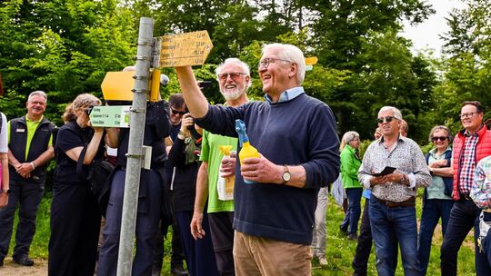 Bundespräsident Frank-Walter Steinmeier zu Besuch auf der Schwäbischen Alb beim Schwäbischen Albverein. Foto: Markus Brändli Bundespräsident Frank-Walter Steinmeier zu Besuch auf der Schwäbischen Alb beim Schwäbischen Albverein. Foto: Markus Brändli