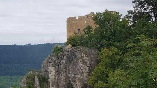 Die Burgruine Reußenstein. Foto: pr. Die Burgruine Reußenstein. Foto: pr.