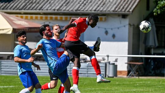 Die Dettinger Aktien sind im Rennen um den Klassenerhalt deutlich gestiegen. Die Sportfreunde verschafften sich mit einem 6:2 be