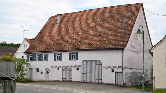 Das denkmalgeschützte Gebäude in der Zeller Straße 6 kann und soll nicht abgebrochen, sondern grundlegend modernisiert werden. F Das denkmalgeschützte Gebäude in der Zeller Straße 6 kann und soll nicht abgebrochen, sondern grundlegend modernisiert werden. F