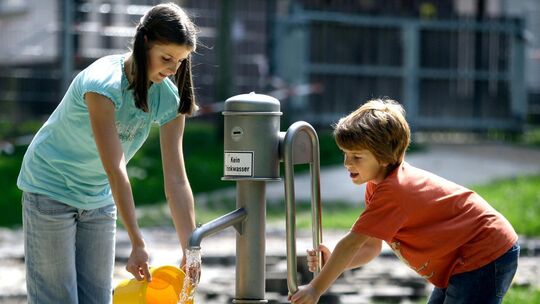 Wasserspielplatz Dettinger Lautergarten Wasserspielplatz Dettinger Lautergarten