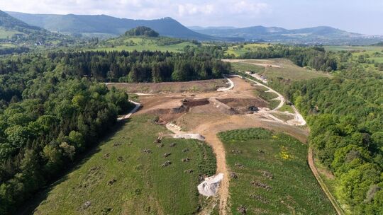 Das Munitionsdepot aus der Vogelperspektive. Derzeit wird am Bauabschnitt drei gearbeitet, der weitestgehend im Zentrum des gesa Das Munitionsdepot aus der Vogelperspektive. Derzeit wird am Bauabschnitt drei gearbeitet, der weitestgehend im Zentrum des gesa