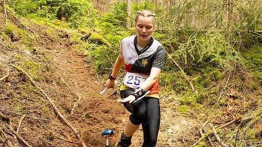 Pech beim Stempeln an einem Streckenposten: Orientierungsläuferin Marlene Fritz aus Dettingen. Foto: pr