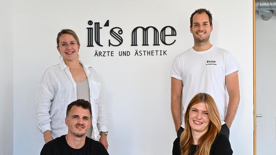 Henriette Lehmann (hinten links), Simon Paul (vorne links), Daniel Kupka und Sarah Enz bieten in ihrer Praxis keine Behandlungen Henriette Lehmann (hinten links), Simon Paul (vorne links), Daniel Kupka und Sarah Enz bieten in ihrer Praxis keine Behandlungen