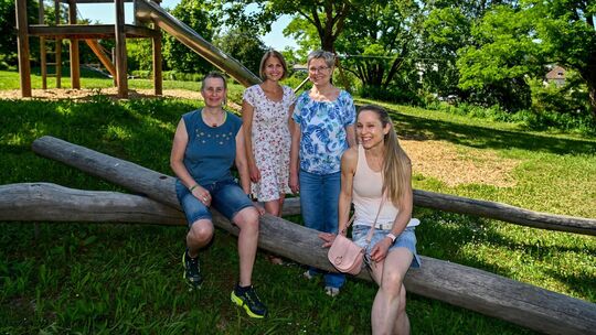 Uli Weißinger, Miriam Süss, Rosemarie Fano und Franziska Grosswald (von links) vom Nachbarschaftsnetzwerk „Berg & Tal“ auf dem M Uli Weißinger, Miriam Süss, Rosemarie Fano und Franziska Grosswald (von links) vom Nachbarschaftsnetzwerk „Berg & Tal“ auf dem M