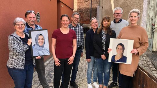 Die Jesinger Einsamkeitsdetektive von links nach rechts: Ortsvorsteherin Gabriele Armbruster, Pinar Turgut (Bild), Reinhold Amba Die Jesinger Einsamkeitsdetektive von links nach rechts: Ortsvorsteherin Gabriele Armbruster, Pinar Turgut (Bild), Reinhold Amba