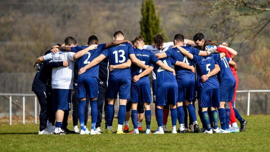 Gemeinsam ans Ziel: Der TSV Schlierbach träumt von der Kreisliga A Foto: Markus Brändli Gemeinsam ans Ziel: Der TSV Schlierbach träumt von der Kreisliga A Foto: Markus Brändli
