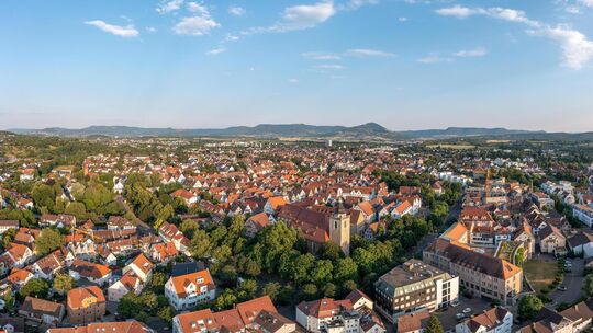Mit innovativen Projekten, nachhaltigen Strategien und einem klaren Fokus auf die Bedürfnisse der Unternehmen entwickelt sich de Mit innovativen Projekten, nachhaltigen Strategien und einem klaren Fokus auf die Bedürfnisse der Unternehmen entwickelt sich de