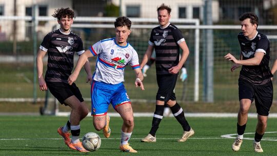 Santiago Potenza und der AC Catania wollen in Jesingen nichts anbrennen lassen und den Aufstieg eintüten. Foto: Michael Treutner Santiago Potenza und der AC Catania wollen in Jesingen nichts anbrennen lassen und den Aufstieg eintüten. Foto: Michael Treutner