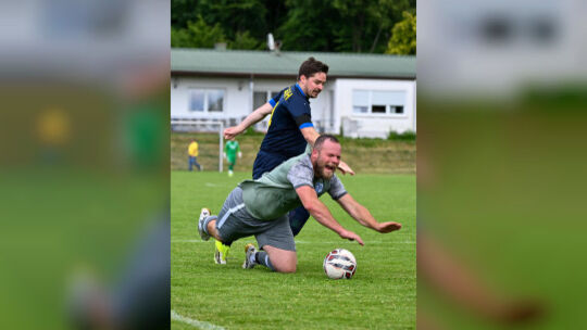 Straucheln verboten: Nur mit einem Sieg spielt die SGEH II (hier im Spiel gegen die SGOH) kommende Saison in der Kreisliga B. Fo