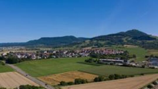 Die Sperrung der Kreisstraße 1250 ab dem Kreisel am Guckenrain soll früher beendet sein, als geplant.  Archivfoto: Carsten Riedl