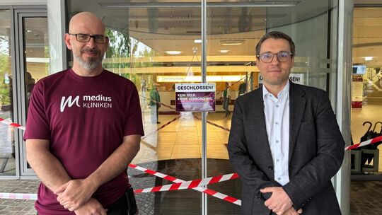 Um ein Zeichen gegen die geplanten Maßnahmen der Regierung zu setzen, haben die Medius-Kliniken ihre Türen an allen drei Standor Um ein Zeichen gegen die geplanten Maßnahmen der Regierung zu setzen, haben die Medius-Kliniken ihre Türen an allen drei Standor