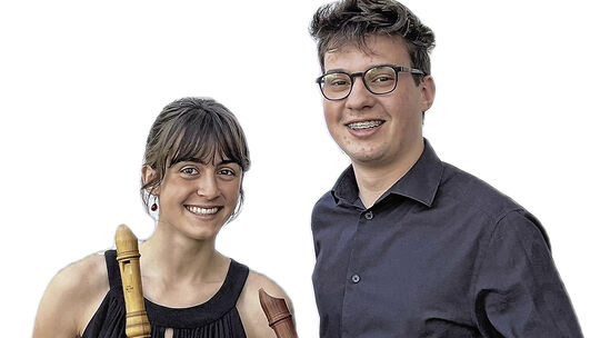 Leni Göser und Konstantin Dietrich musizieren als eingespieltes Duo mit sicht- und hörbarer Harmonie. Foto: pr Leni Göser und Konstantin Dietrich musizieren als eingespieltes Duo mit sicht- und hörbarer Harmonie. Foto: pr