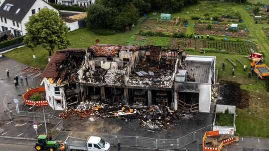 Das ganze Ausmaß der Zerstörung am Unterensinger Feuerwehrhaus wird auf der Drohnenaufnahme deutlich. Foto: Michael Zaiser Das ganze Ausmaß der Zerstörung am Unterensinger Feuerwehrhaus wird auf der Drohnenaufnahme deutlich. Foto: Michael Zaiser