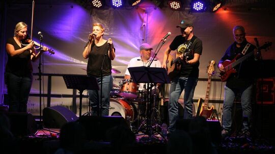 Im Biergarten der Braurevolution spielt am Freitag, 19. Juni, um 18.30 Uhr die Band Dr. M. Foto: pr Im Biergarten der Braurevolution spielt am Freitag, 19. Juni, um 18.30 Uhr die Band Dr. M. Foto: pr