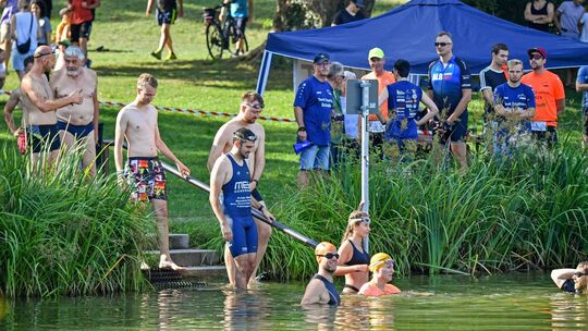 Im Bissinger See müssen am Samstag, 29. August, wieder 400 Meter zurückgelegt werden, ehe es aufs Rad und anschließend auf die L Im Bissinger See müssen am Samstag, 29. August, wieder 400 Meter zurückgelegt werden, ehe es aufs Rad und anschließend auf die L