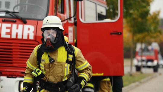 Auch ein Atemschutzteam aus Kirchheim war im Einsatz. Symbolbild: Markus Brändli Auch ein Atemschutzteam aus Kirchheim war im Einsatz. Symbolbild: Markus Brändli