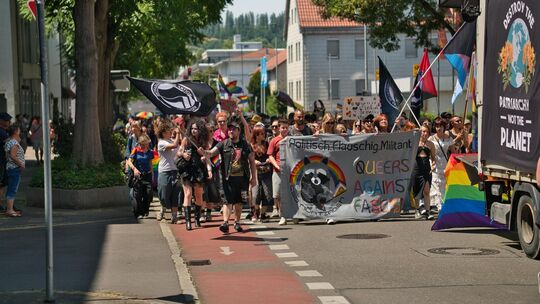 Rund 300 Leute nahmen am CSD 2025 in Nürtingen teil. Foto: privat Rund 300 Leute nahmen am CSD 2025 in Nürtingen teil. Foto: privat