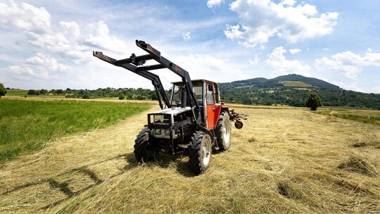 Die Gemeinde Dettingen kündigt allen Landwirten den Pachtvertrag. Foto: Carsten Riedl Die Gemeinde Dettingen kündigt allen Landwirten den Pachtvertrag. Foto: Carsten Riedl