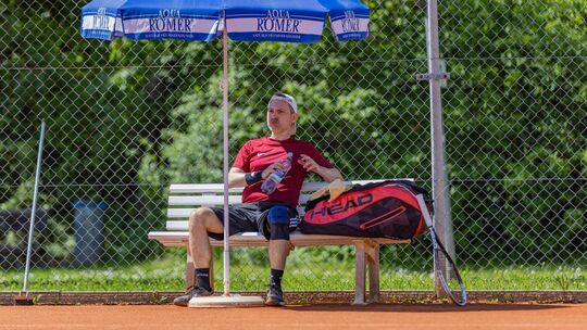 Die Hitze sorgt auch im regionalen Tennis für Verwerfungen: Vereine können selbst entscheiden, ob sie am Wochenende Spiele versc Die Hitze sorgt auch im regionalen Tennis für Verwerfungen: Vereine können selbst entscheiden, ob sie am Wochenende Spiele versc