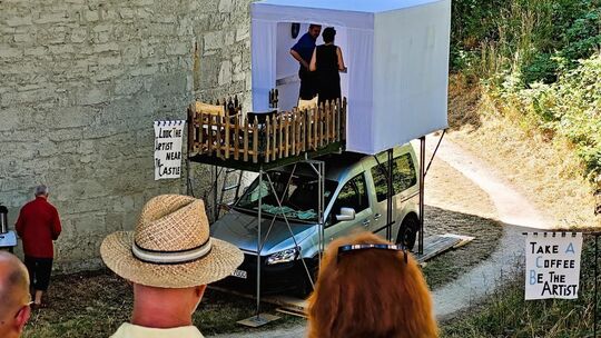 Ivo Weber machte mit „Take a Coffee“ Station am Kirchheimer Schloss. Foto: Florian Stegmaier Ivo Weber machte mit „Take a Coffee“ Station am Kirchheimer Schloss. Foto: Florian Stegmaier