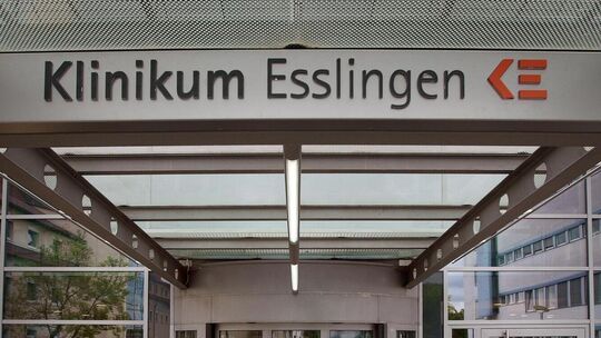 Am Klinikum Esslingen wurde ein Chefarzt fristlos entlassen – möglicherweise wegen Zielvereinbarungen. Foto: Roberto Bulgrin Am Klinikum Esslingen wurde ein Chefarzt fristlos entlassen – möglicherweise wegen Zielvereinbarungen. Foto: Roberto Bulgrin