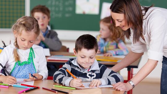 Der Bedarf an intensiven Förderangeboten für Kinder kurz vor der Einschulung steigt. In Kirchheim kommen seit diesem Schuljahr L Der Bedarf an intensiven Förderangeboten für Kinder kurz vor der Einschulung steigt. In Kirchheim kommen seit diesem Schuljahr L