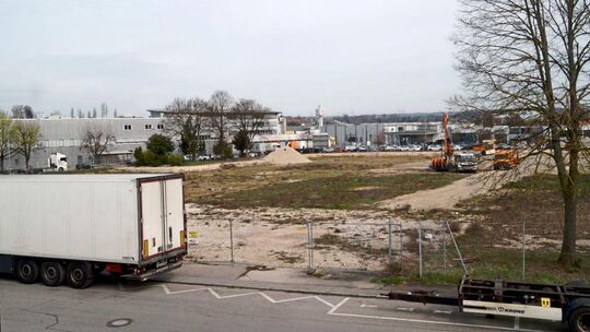 Auf diesem Grundstück in der Wertstraße neben ihrem Firmengelände will TTS Tooltechnic sein Logistikzentrum bauen. Foto: NTZ-Arc Auf diesem Grundstück in der Wertstraße neben ihrem Firmengelände will TTS Tooltechnic sein Logistikzentrum bauen. Foto: NTZ-Arc