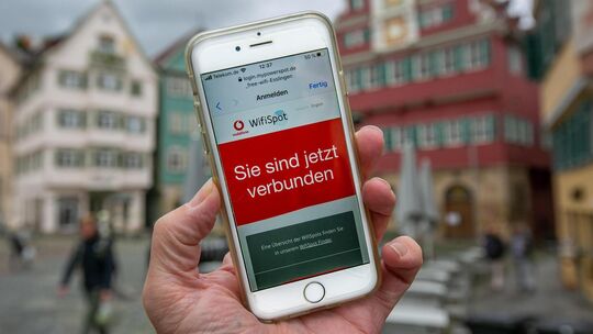 Kostenloses WLAN in der Esslinger Innenstadt soll im Zuge der Haushaltskonsolidierung gestrichen werden. Foto: Roberto Bulgrin