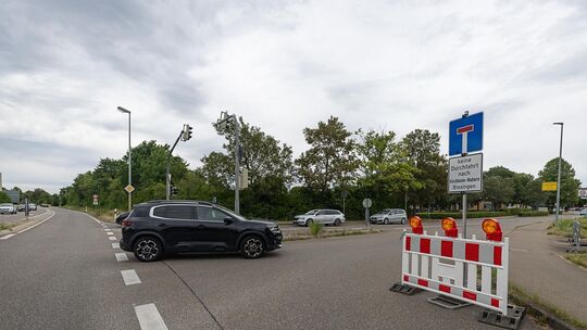 Schilder weisen darauf hin, dass es sich um keine offizielle Umleitungsstrecke handelt. Foto: Carsten Riedl Schilder weisen darauf hin, dass es sich um keine offizielle Umleitungsstrecke handelt. Foto: Carsten Riedl