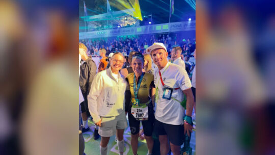 Silke Hindennach mit Alanis Siffert und Kristian Blummenfelt. Foto: pr Silke Hindennach mit Alanis Siffert und Kristian Blummenfelt. Foto: pr