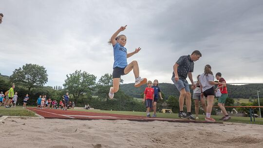 Das Bissinge Sportgelände steht eine Woche lang ganz im Zeichen des Sportabzeichens. Foto: Carsten Riedl Das Bissinge Sportgelände steht eine Woche lang ganz im Zeichen des Sportabzeichens. Foto: Carsten Riedl