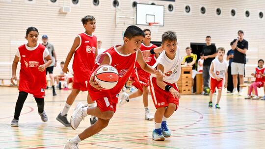 In der Sporthalle Stadtmitte kämpften die Teams der Grundschulliga um den Sieg. Foto: Markus Brändli In der Sporthalle Stadtmitte kämpften die Teams der Grundschulliga um den Sieg. Foto: Markus Brändli