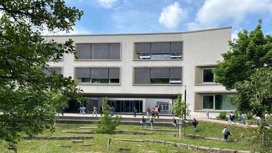Auch an der Freihof-Realschule wird in diesem Jahr aufs Fenster putzen verzichtet. Foto: Iris Häfner Auch an der Freihof-Realschule wird in diesem Jahr aufs Fenster putzen verzichtet. Foto: Iris Häfner