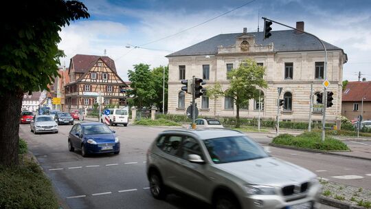 Das Kirchheimer Amtsgericht ist ein stattliches Gebäude. Bei Hitze wird der Denkmalschutz aber zum Problem, weil kein Sonnenschu Das Kirchheimer Amtsgericht ist ein stattliches Gebäude. Bei Hitze wird der Denkmalschutz aber zum Problem, weil kein Sonnenschu