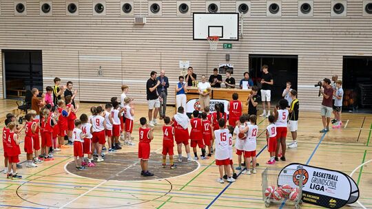 Mit dem Finale der Grundschulliga und dem Sommerfest sind die Knights in ihr Jubiläumsjahr gestartet. Nun warten mit dem Ligasta Mit dem Finale der Grundschulliga und dem Sommerfest sind die Knights in ihr Jubiläumsjahr gestartet. Nun warten mit dem Ligasta