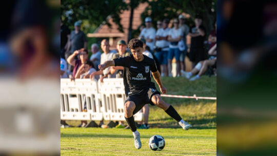 Alexandre Azevedo aus Kirchheim kickt jetzt im Dress des SSV Ulm. Foto: Michael Treutner