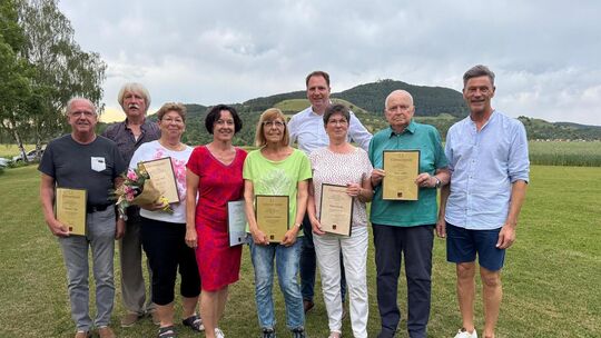 Sport(s)freunde unter sich (v. l.): Matthias Olpp, Rainer Braun (1. Vorsitzender), Monika Wall, Grit Hülz, Gerlinde Authaler, Ma Sport(s)freunde unter sich (v. l.): Matthias Olpp, Rainer Braun (1. Vorsitzender), Monika Wall, Grit Hülz, Gerlinde Authaler, Ma