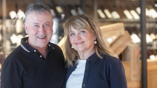Seit 40 Jahren Gastgeber in der Teckstadt: Mario Adornetto und Bettina Verlinden. Foto: Carsten Riedl Seit 40 Jahren Gastgeber in der Teckstadt: Mario Adornetto und Bettina Verlinden. Foto: Carsten Riedl