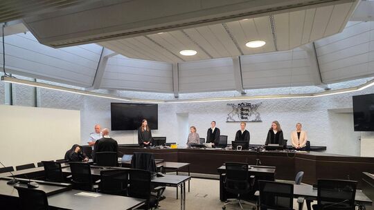 Vor dem Stuttgarter Landgericht muss sich der 51-jährige Angeklagte aktuell für den Tod einer 39-jährigen Frau verantworten. Fot Vor dem Stuttgarter Landgericht muss sich der 51-jährige Angeklagte aktuell für den Tod einer 39-jährigen Frau verantworten. Fot