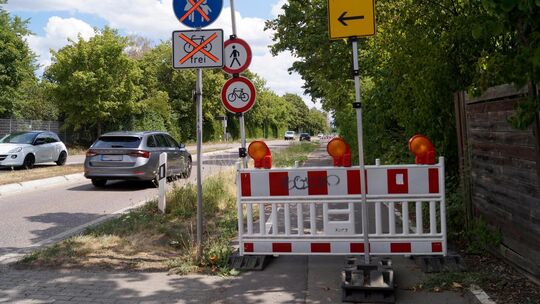 Der Radweg von Wendlingen nach Kirchheim ist auf der rechten Seite gesperrt. Foto: Gaby Kiedaisch Der Radweg von Wendlingen nach Kirchheim ist auf der rechten Seite gesperrt. Foto: Gaby Kiedaisch