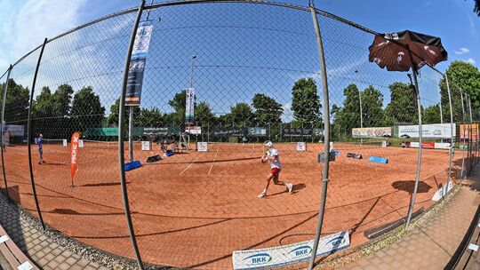 In Jesingen steht das Wochenende im Zeichen hochkarätiger Tennismatches. Foto: Markus Brändli In Jesingen steht das Wochenende im Zeichen hochkarätiger Tennismatches. Foto: Markus Brändli