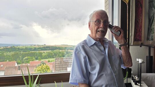 Rolf Mittendorf: Rettete seine Frau Brigitte vor einem Schockanrufer. Foto: Matthäus Klemke Rolf Mittendorf: Rettete seine Frau Brigitte vor einem Schockanrufer. Foto: Matthäus Klemke